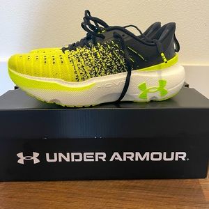 NWT- Women's UA Infinite Elite Running Shoes